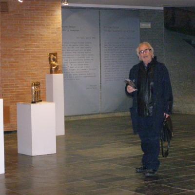 Manifestacija Bdenje 2009. Izlozba Miodraga Zivkovica Autora Spomenika Streljanim Dac